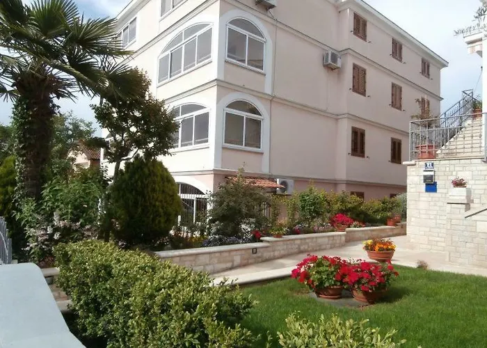 Miki Апартаменты *